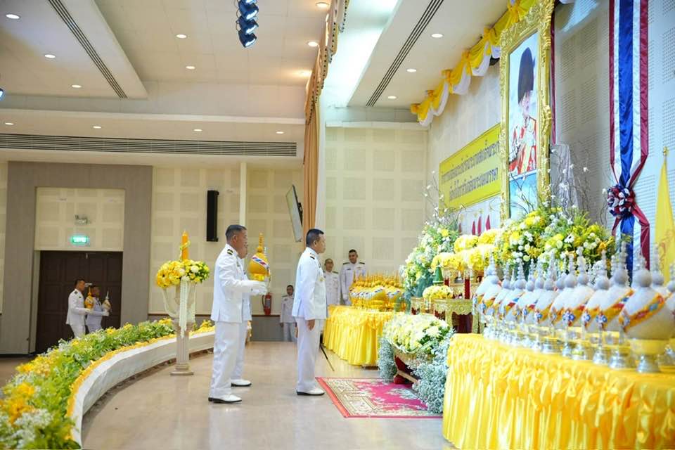ศรชล.จว.พง.ฯ เข้าร่วมพิธีถวายเครื่องราชสักการะ วางพานพุ่ม และจุดเทียนถวายพระพรชัยมงคลพระบาทสมเด็จพระเจ้าอยู่หัว เนื่องในวันเฉลิมพระชนมพรรษา ๒๘ กรกฎาคม ๒๕๖๘